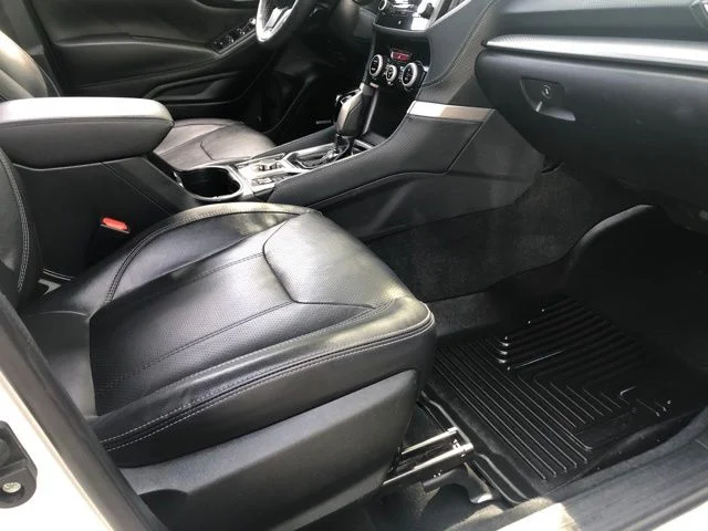 Used 2019 Crystal White Pearl Subaru Limited image 16