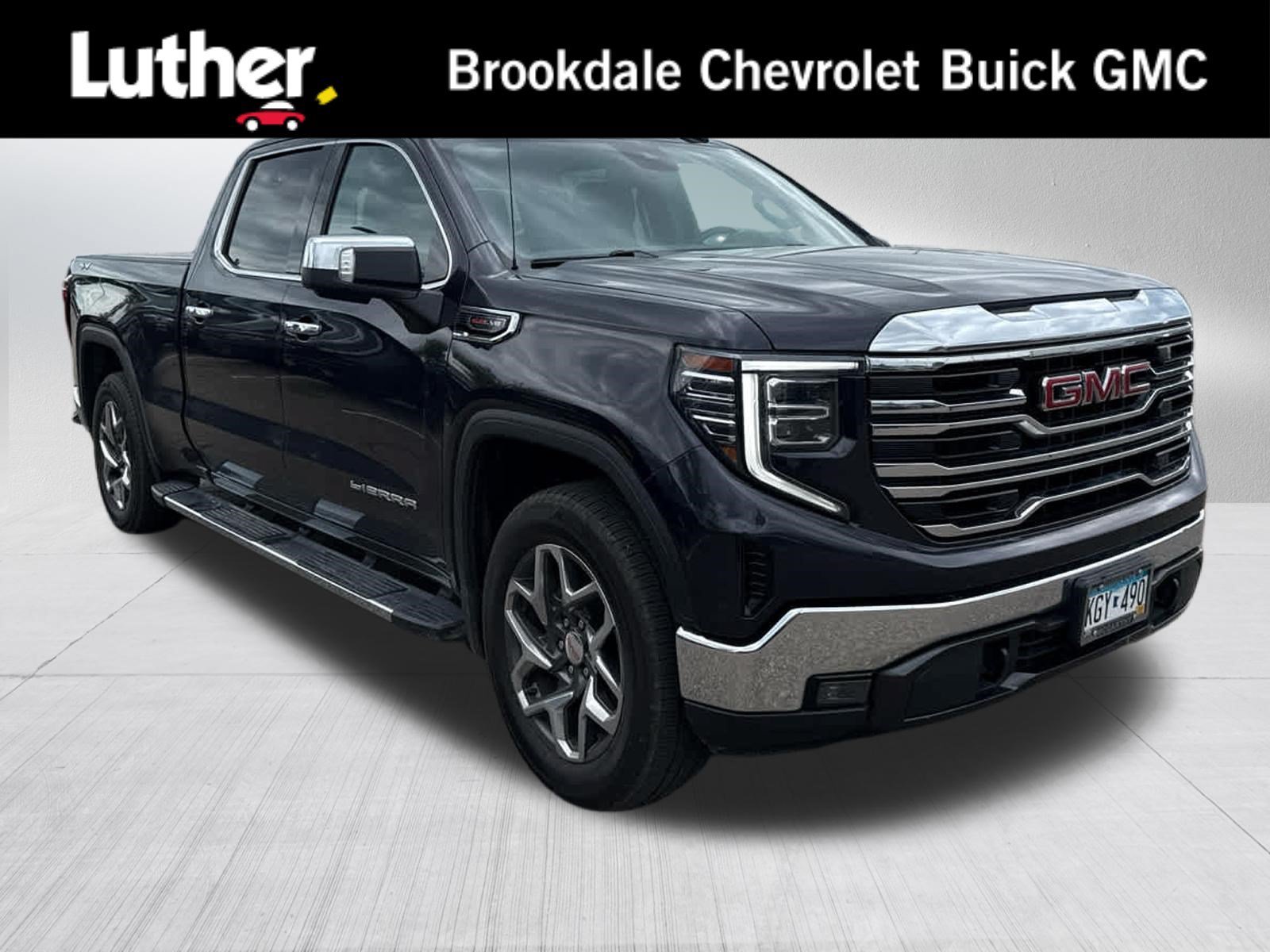 2023 GMC Sierra 4WD Crew Cab Short Box SLT's photo