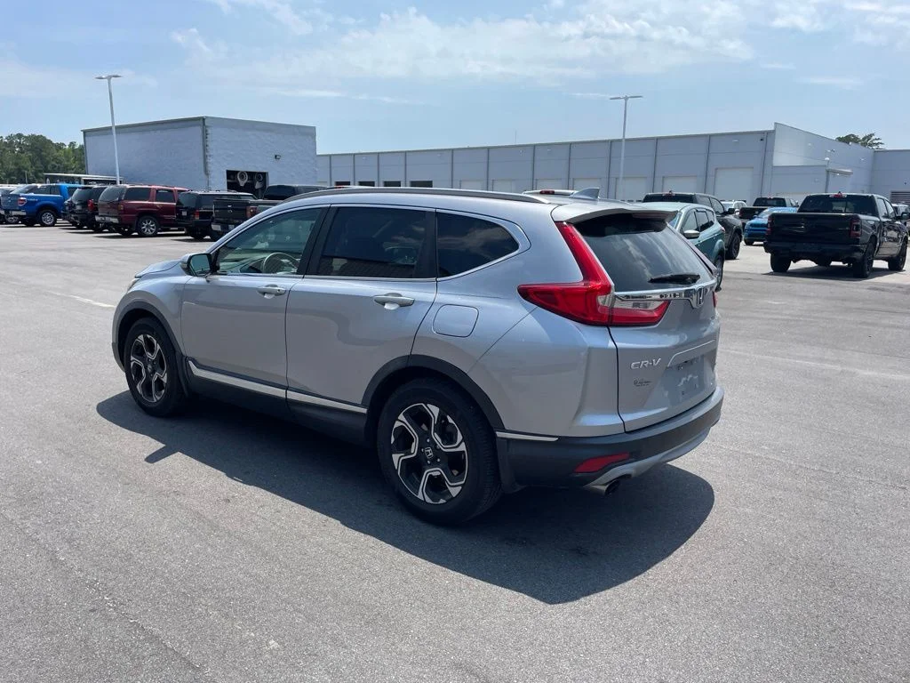 Used 2018  Honda Touring image 5
