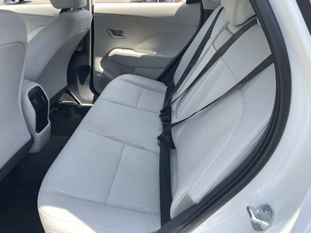 Used 2025 White Hyundai SEL image 18
