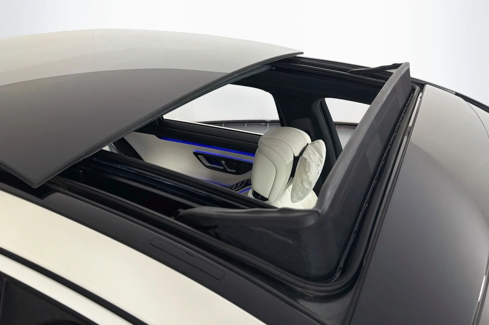 Certified Used 2023 MANUFAKTUR Diamond White Mercedes-Benz S 580 image 23