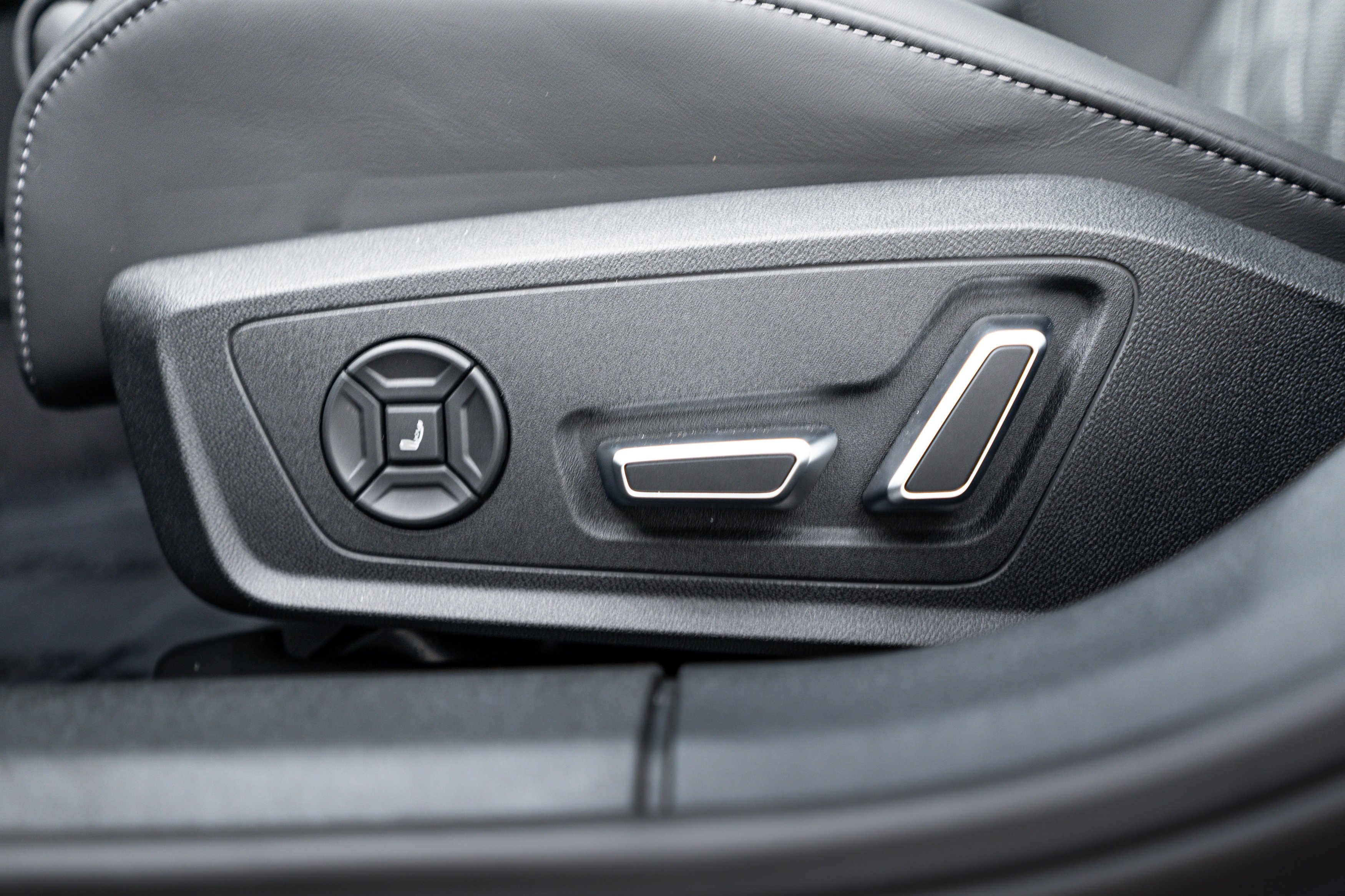 New 2026 Daytona Gray Audi Premium Plus image 15