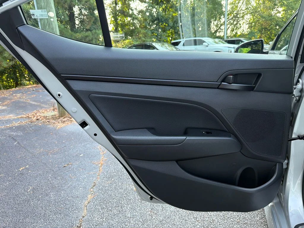 Used 2019 Silver Hyundai Sport image 21
