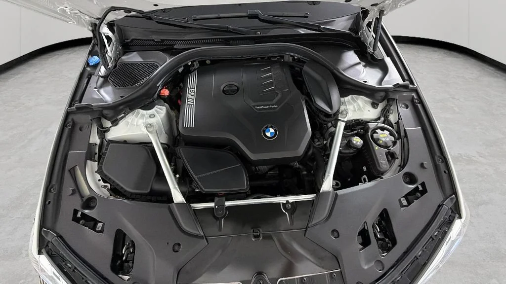 Used 2021 White BMW 530i image 32