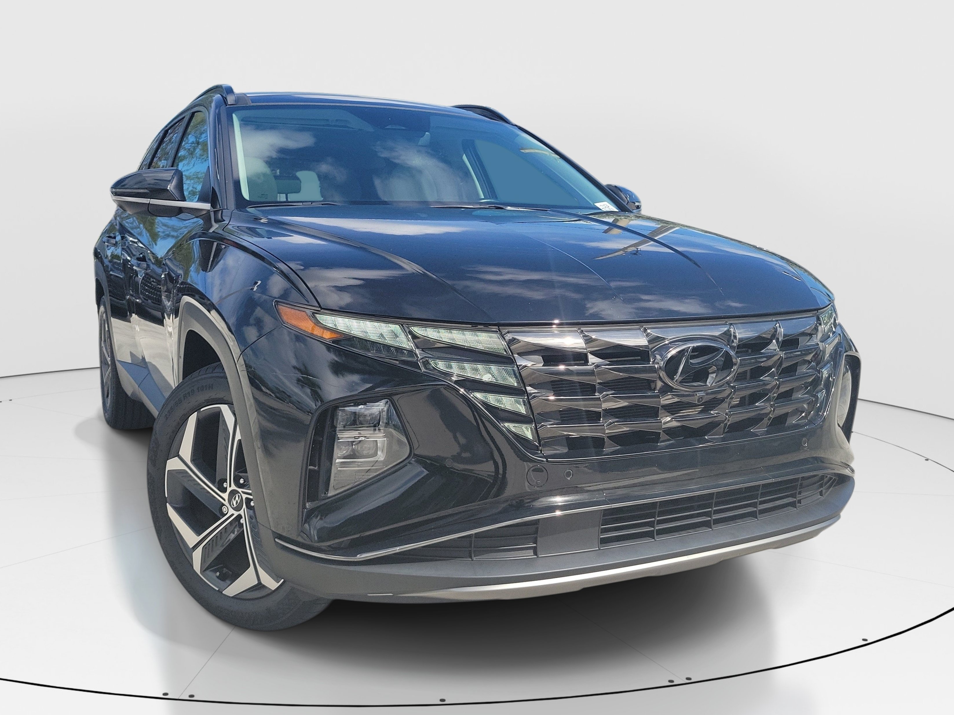 Used 2022 Phantom Black Hyundai Limited image 2