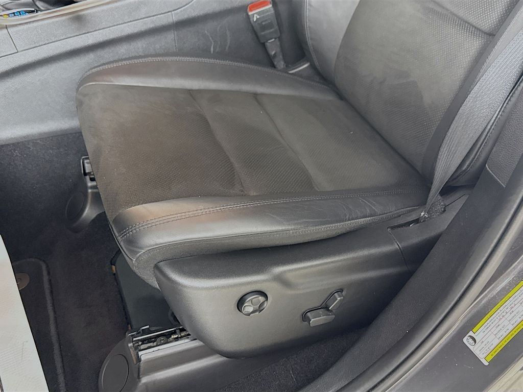 Used 2021 Granite Crystal Metallic Clearcoat Jeep Laredo X image 22
