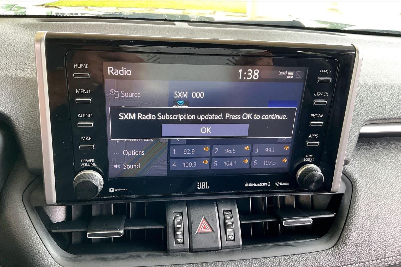 Used 2020 Magnetic Gray Metallic Toyota Hybrid Limited image 32