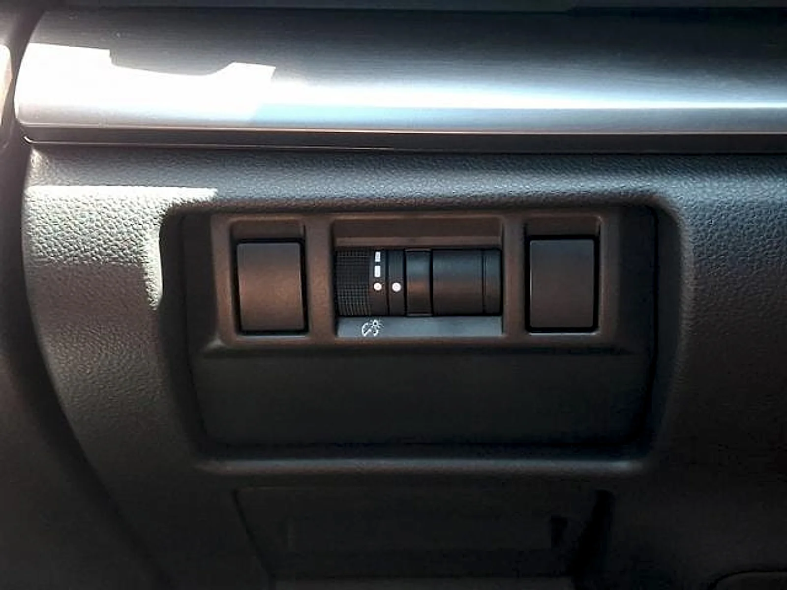 Used 2024 Magnetite Gray Metallic Subaru Base 5-Door image 23