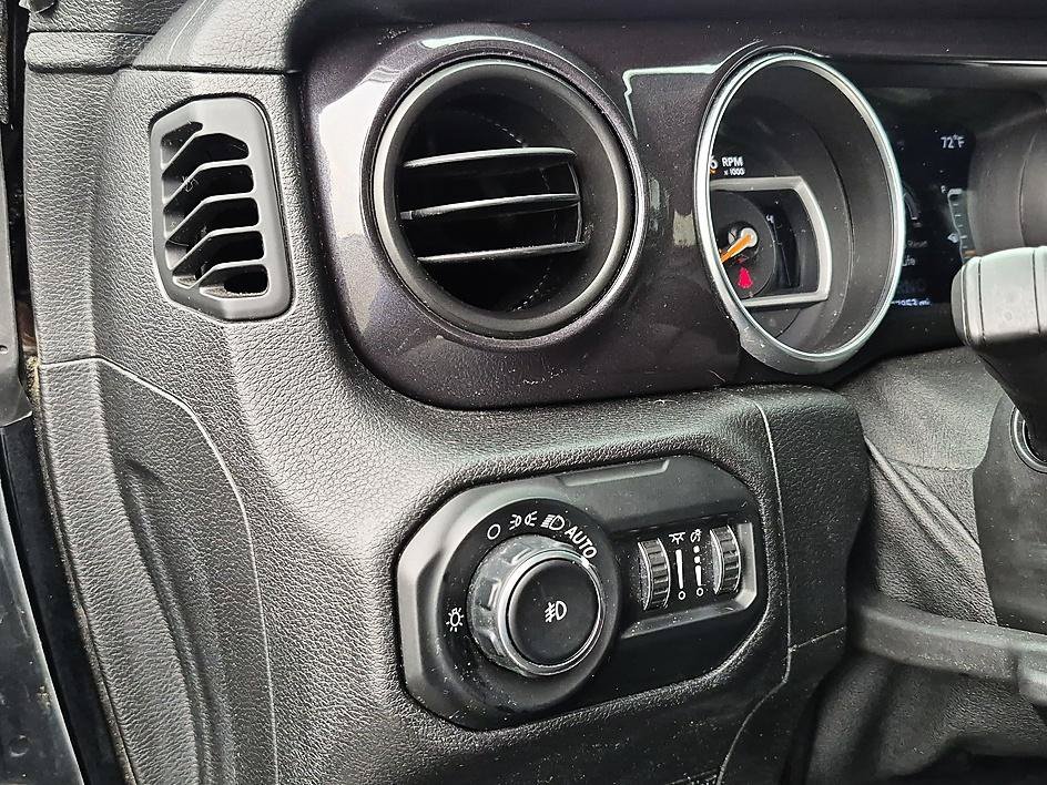 Used 2021 Black Clearcoat Jeep Unlimited Sport Altitude image 15