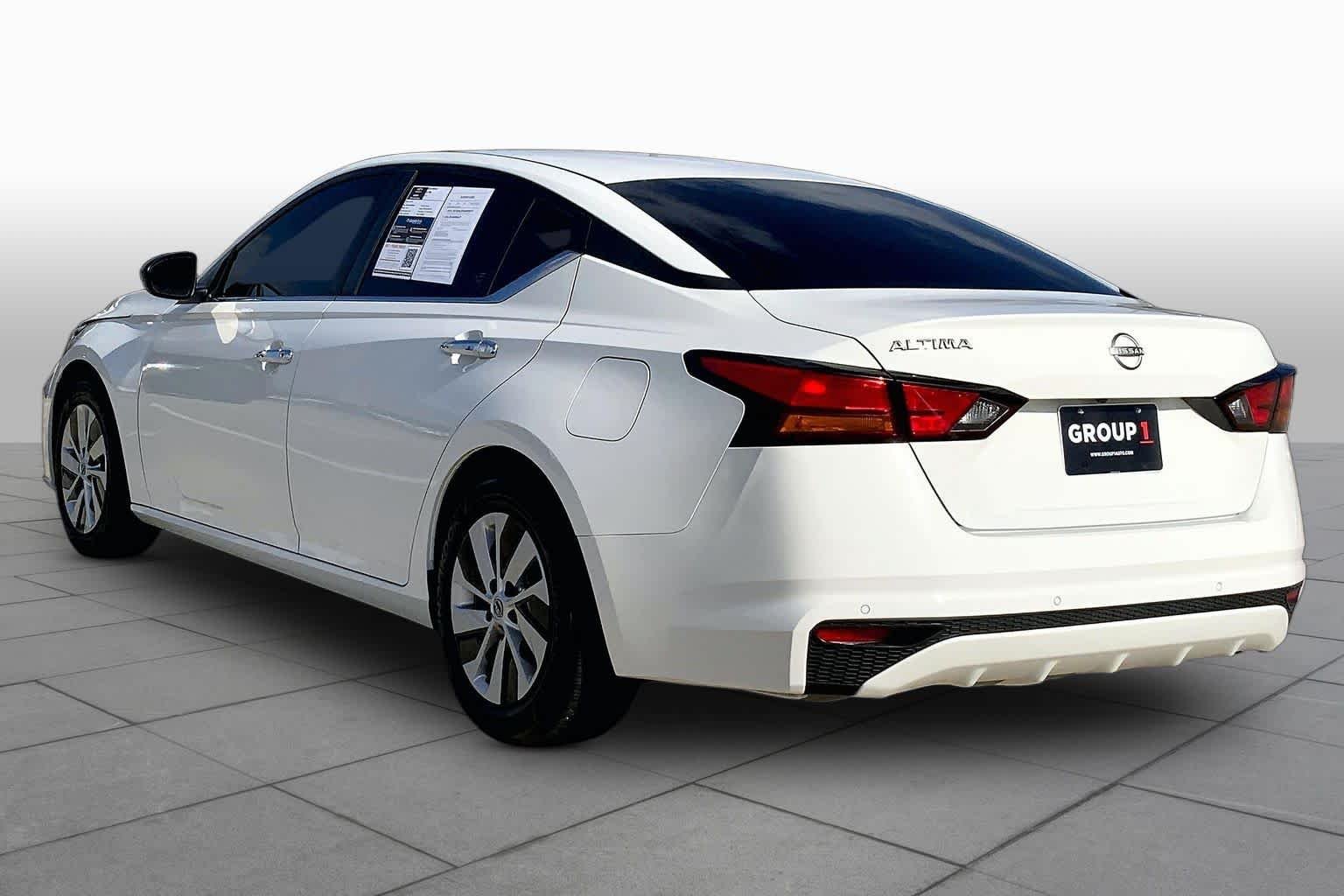 Used 2024 Glacier White Nissan 2.5 S image 12