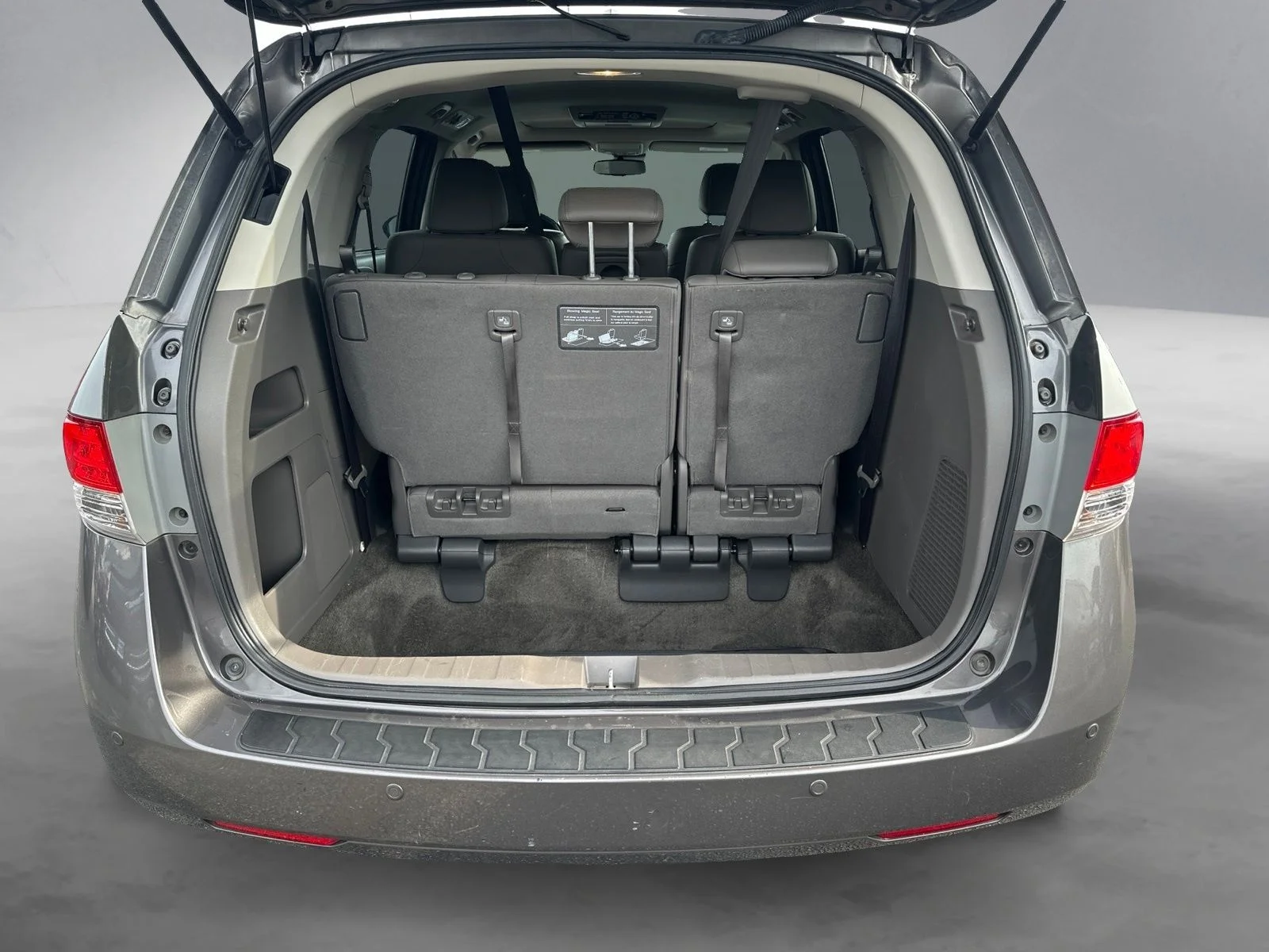 Used 2014 Modern Steel Metallic Honda Touring Elite image 26