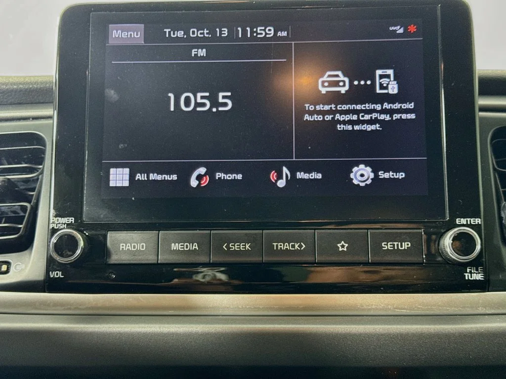 Used 2022 Black Kia S image 17