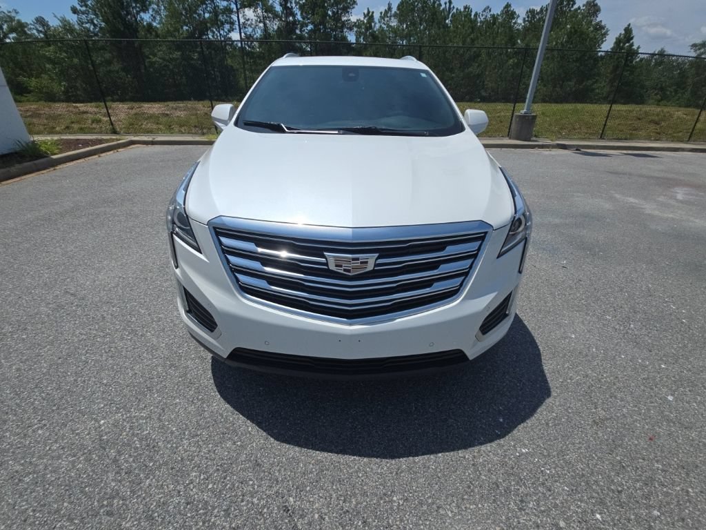 Used 2017 CRYSTAL WHITE TRICOAT Cadillac Luxury FWD image 8