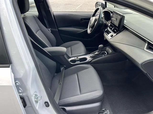 Used 2025 White Toyota LE image 13