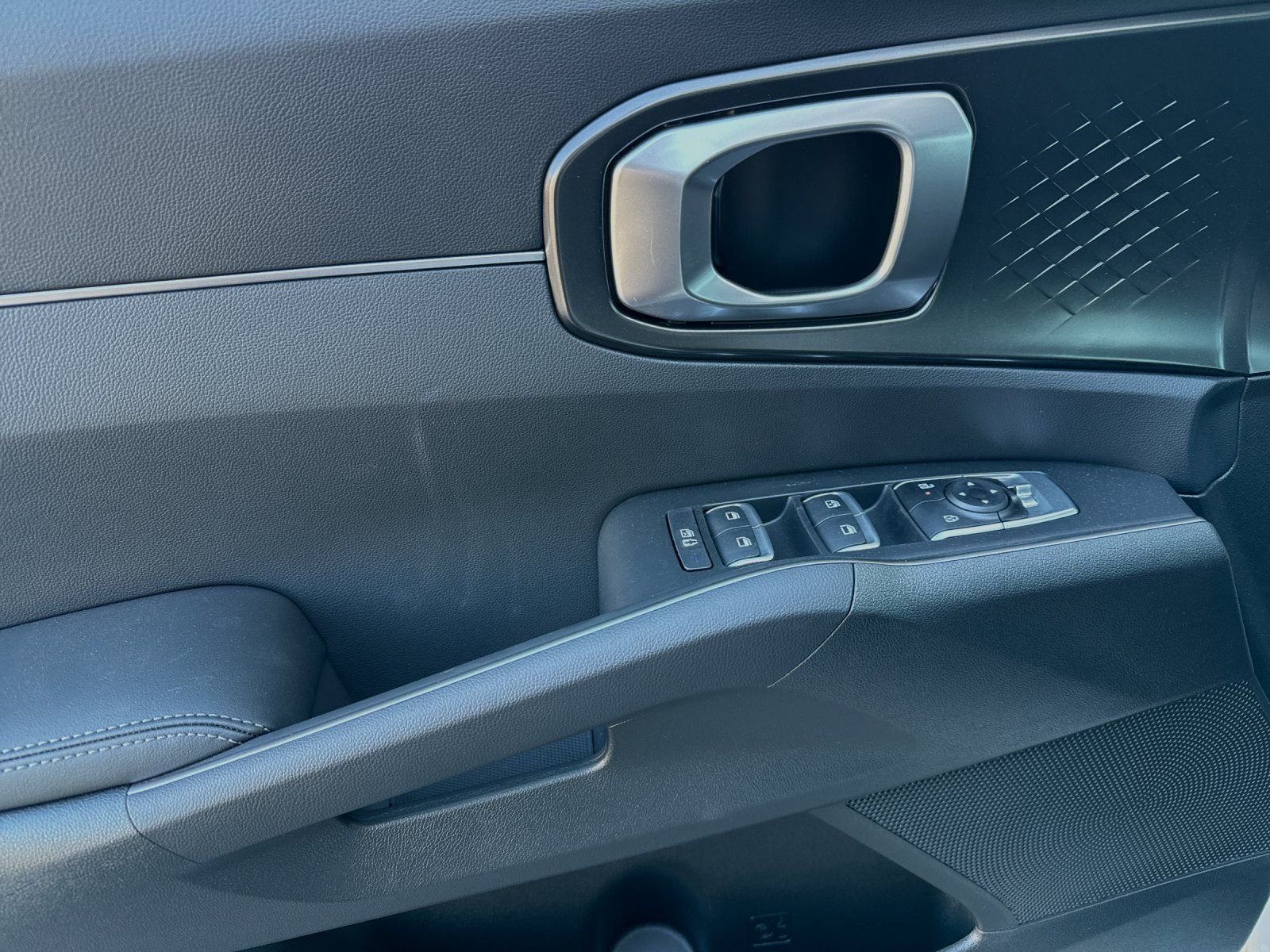 2025 Kia Sorento EX Hybrid - Photo 10