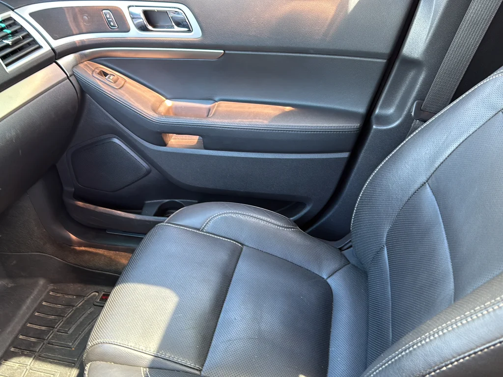 Used 2014 Silver Ford Sport image 27