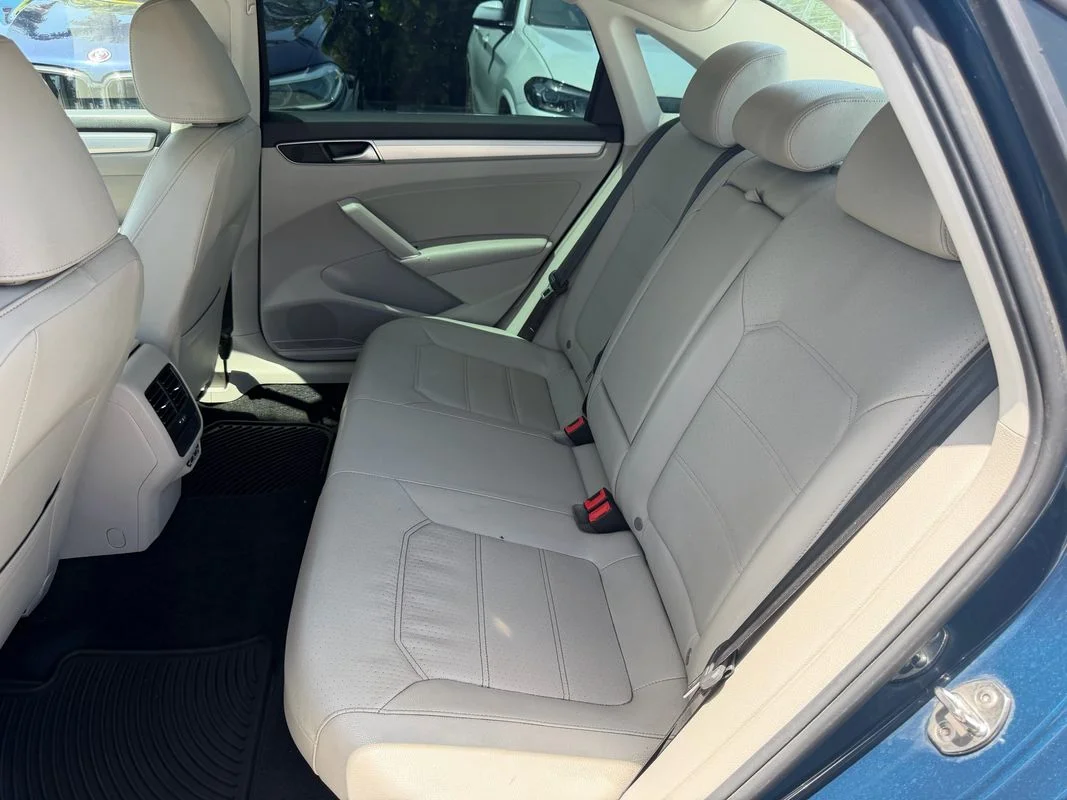 Used 2019  Volkswagen 2.0T Wolfsburg Edition image 22