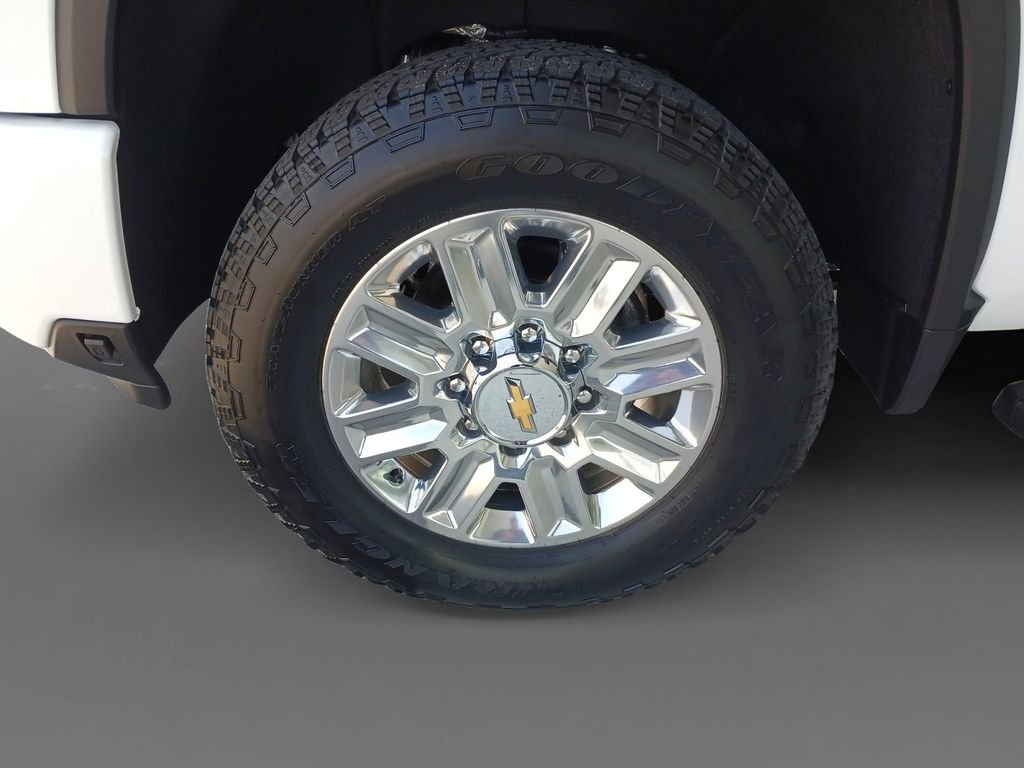 Used 2024 White Chevrolet High Country image 15