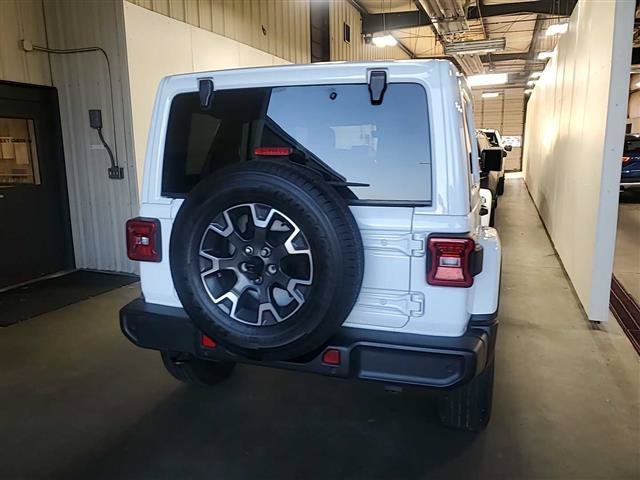 Used 2025 White Jeep Sahara image 5