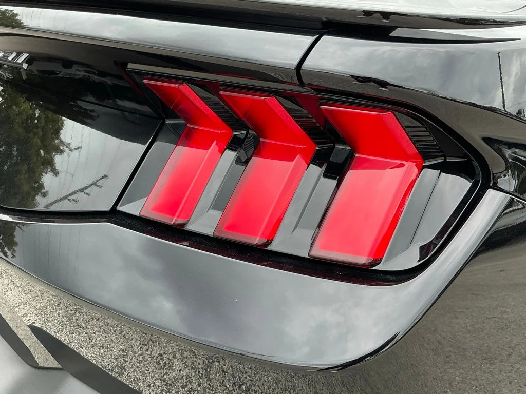 Used 2025 Black Ford GT image 32