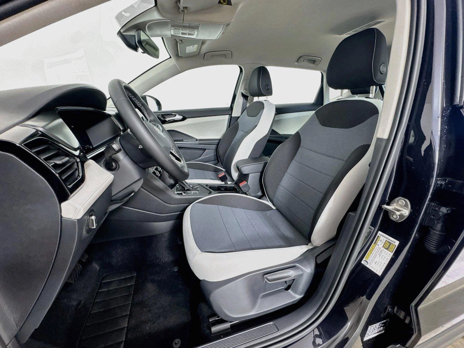 New 2027 Deep Black Pearl Volkswagen S image 19