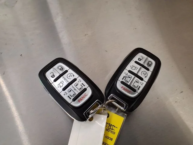 Used 2018 Red Chrysler Touring L Plus image 13