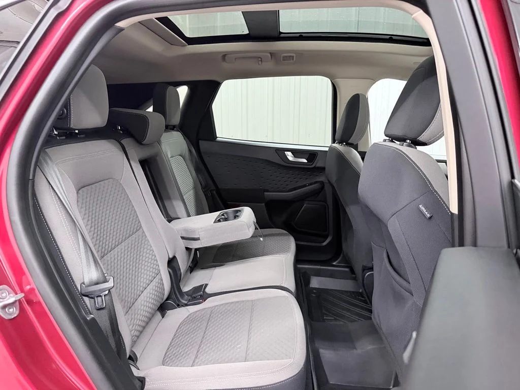 Used 2020 Red Ford SE image 40