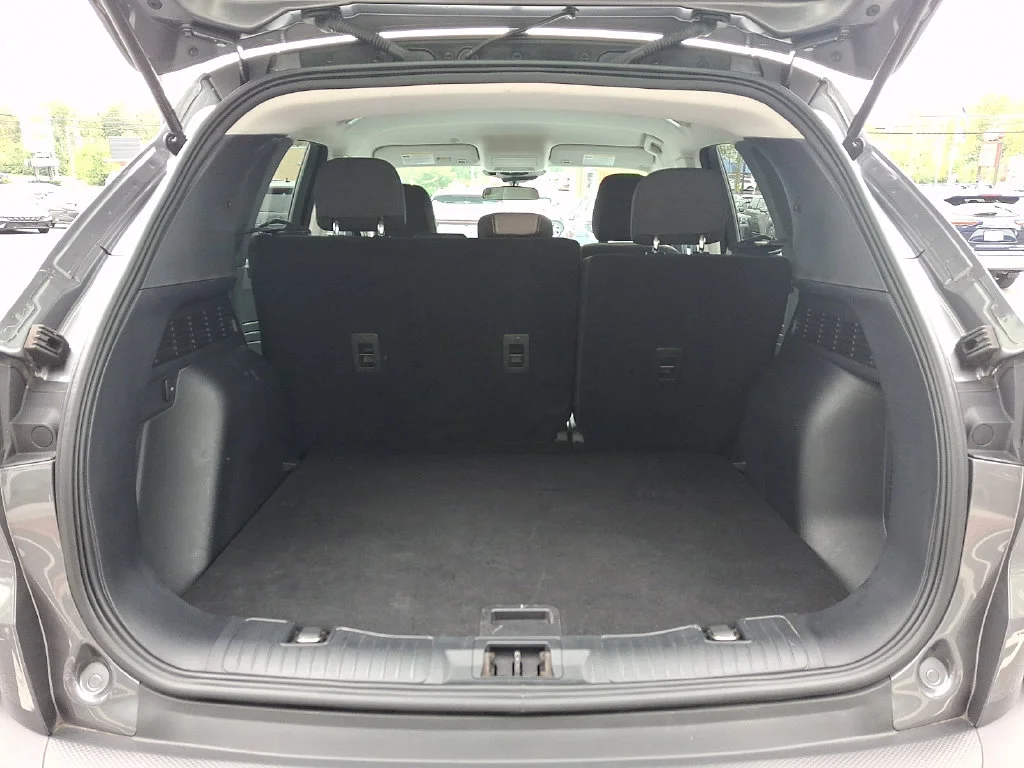 Used 2022 Gray Ford SE image 28