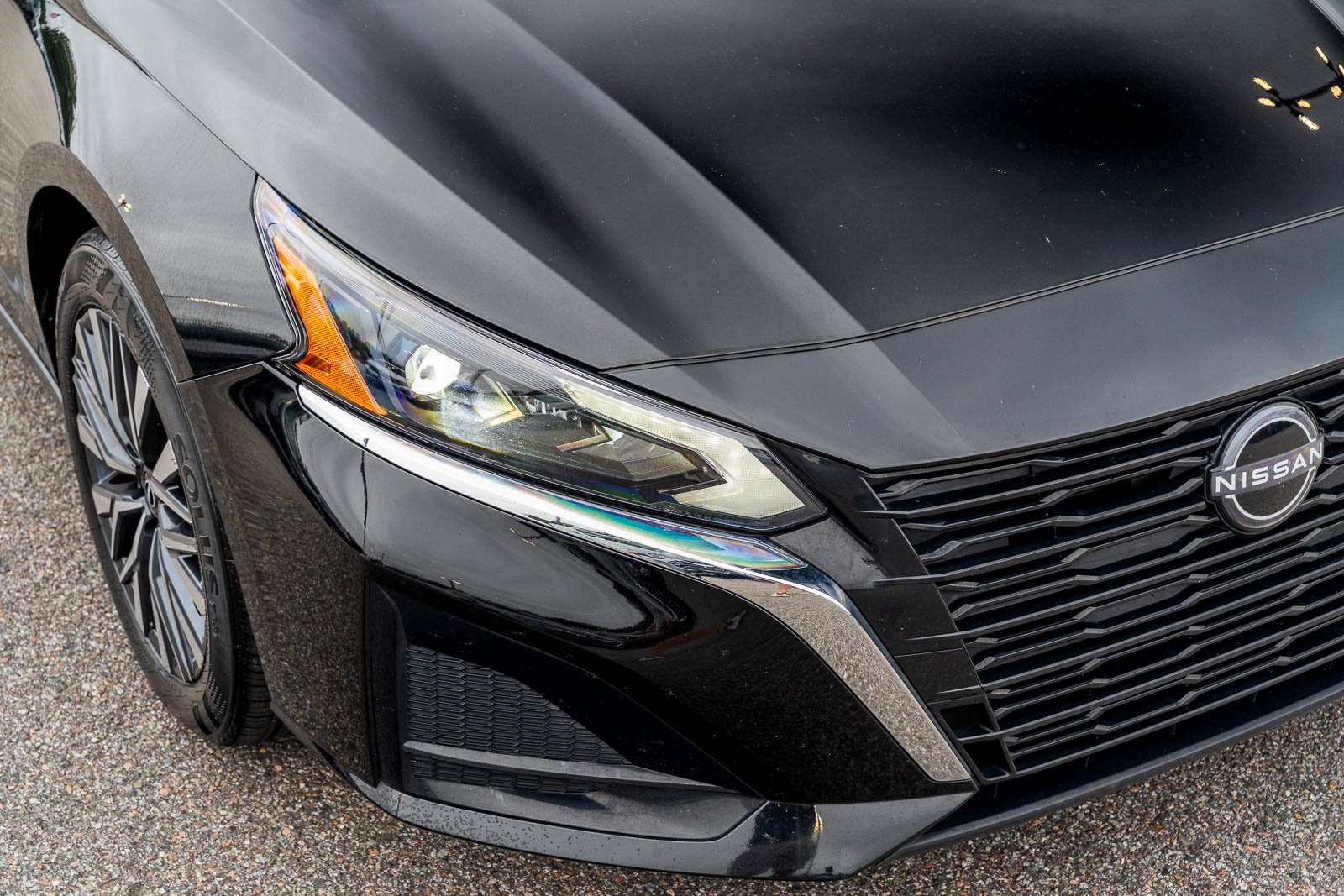 Used 2025 Black Nissan 2.5 SV image 9