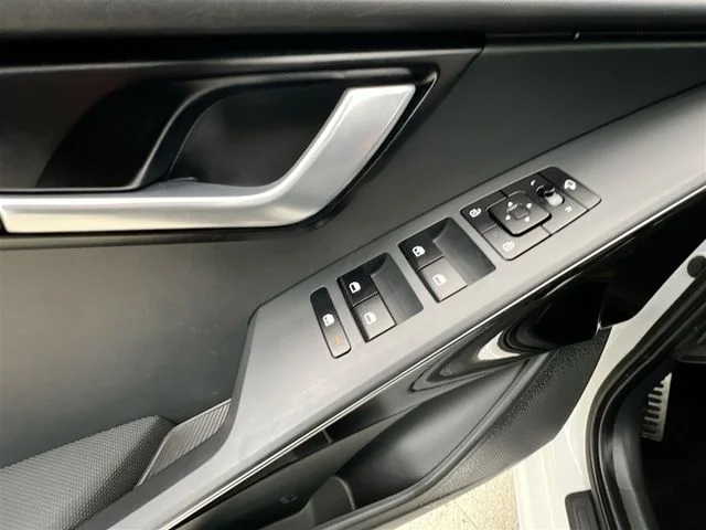 2023 Kia Niro EX Touring - Photo 23