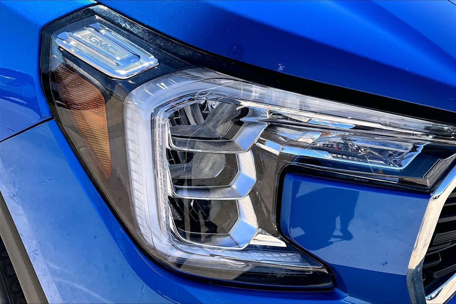 Used 2024 Riptide Metallic GMC SLE image 28