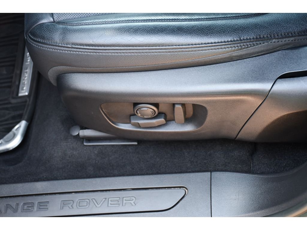 Used 2023 Fuji White Land Rover S image 32