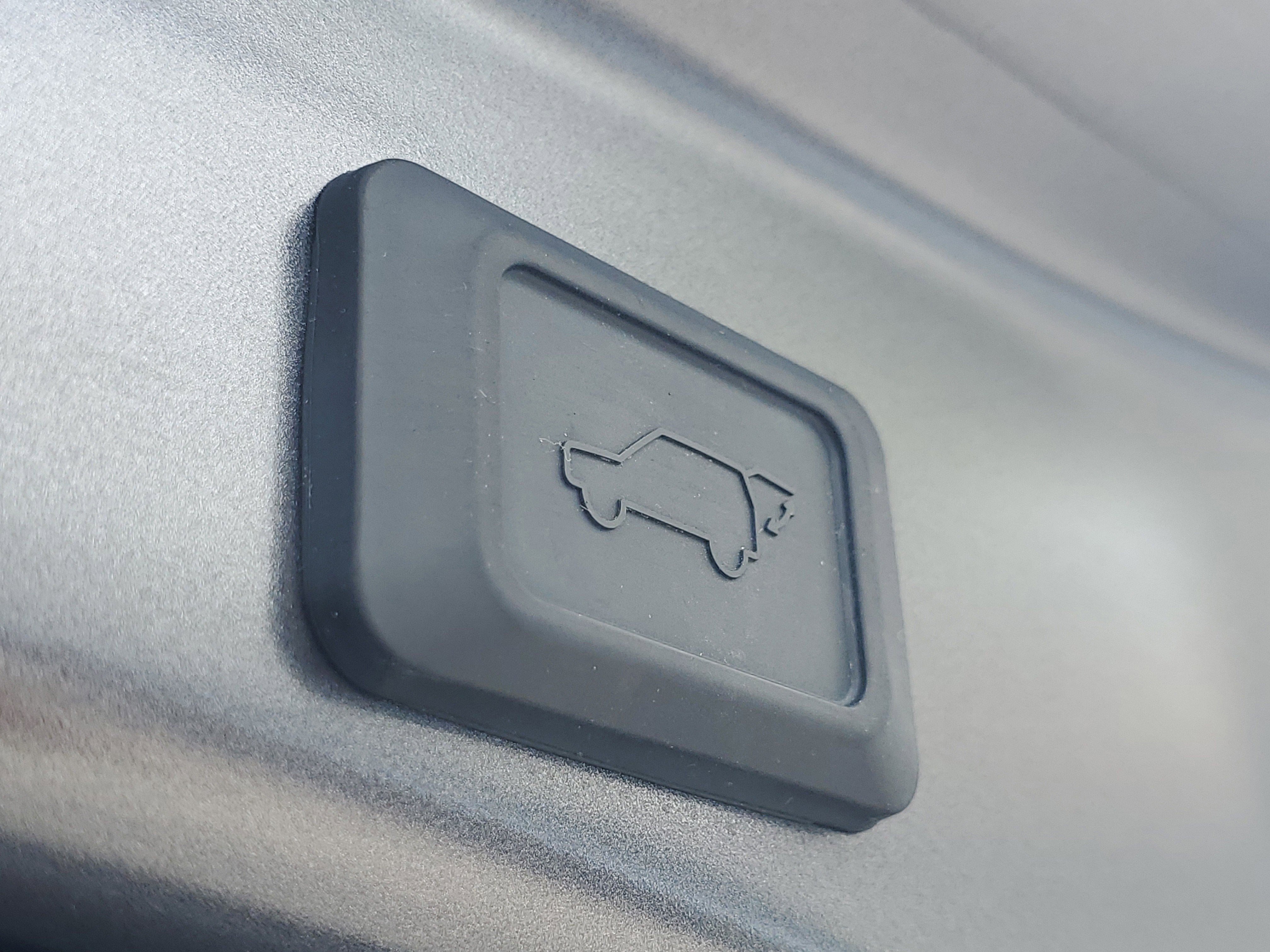 Used 2025 Magnetic Gray Metallic Toyota XLE Premium image 10