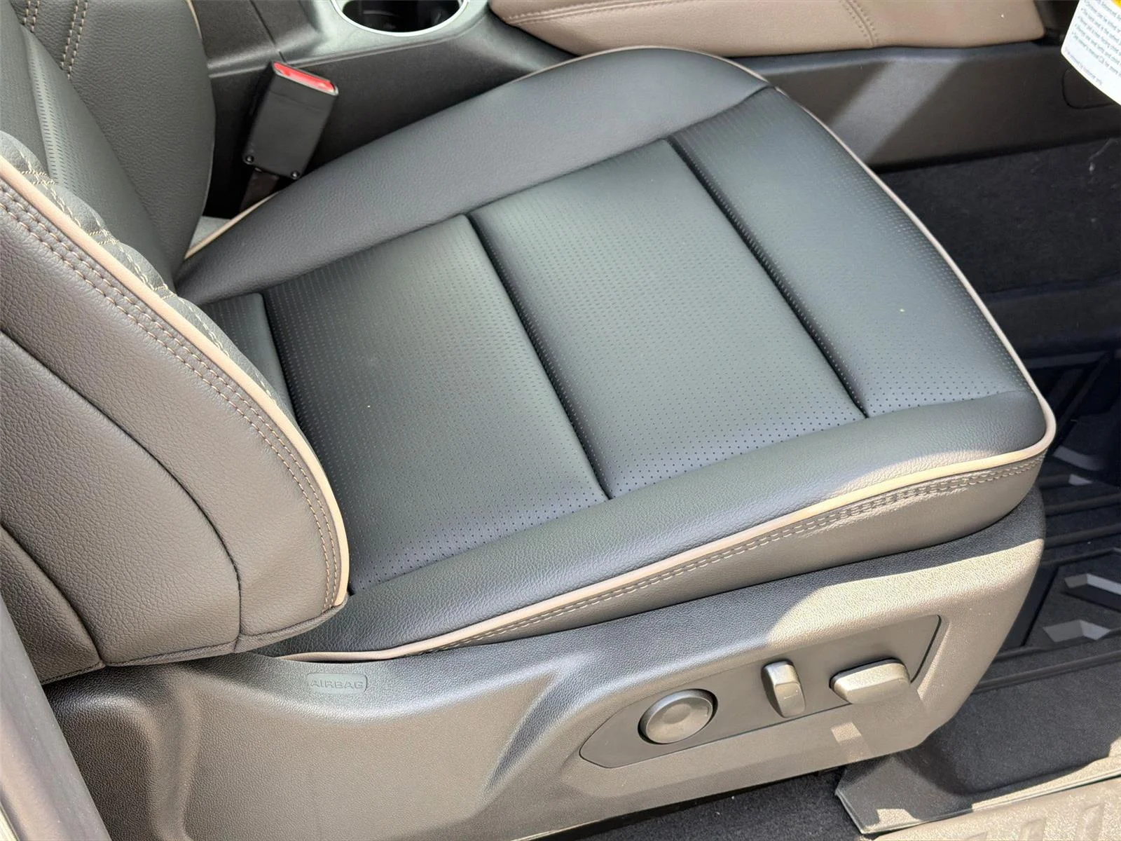 2026 GMC Canyon Denali - Photo 9