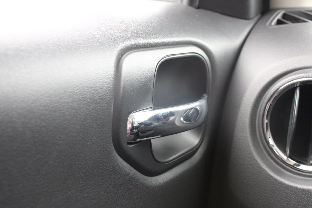 Used 2016 Black Jeep High Altitude image 6