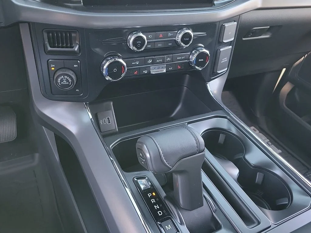New 2026 Oxford White Ford XLT image 17