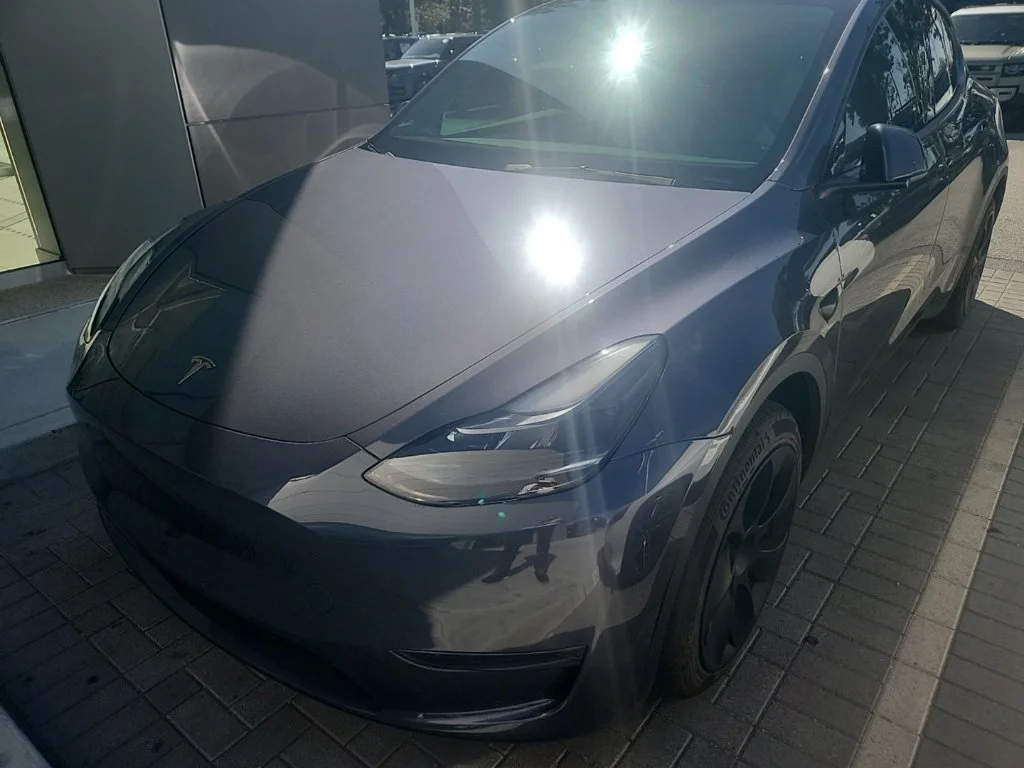 Used 2023  Tesla Long Range image 1