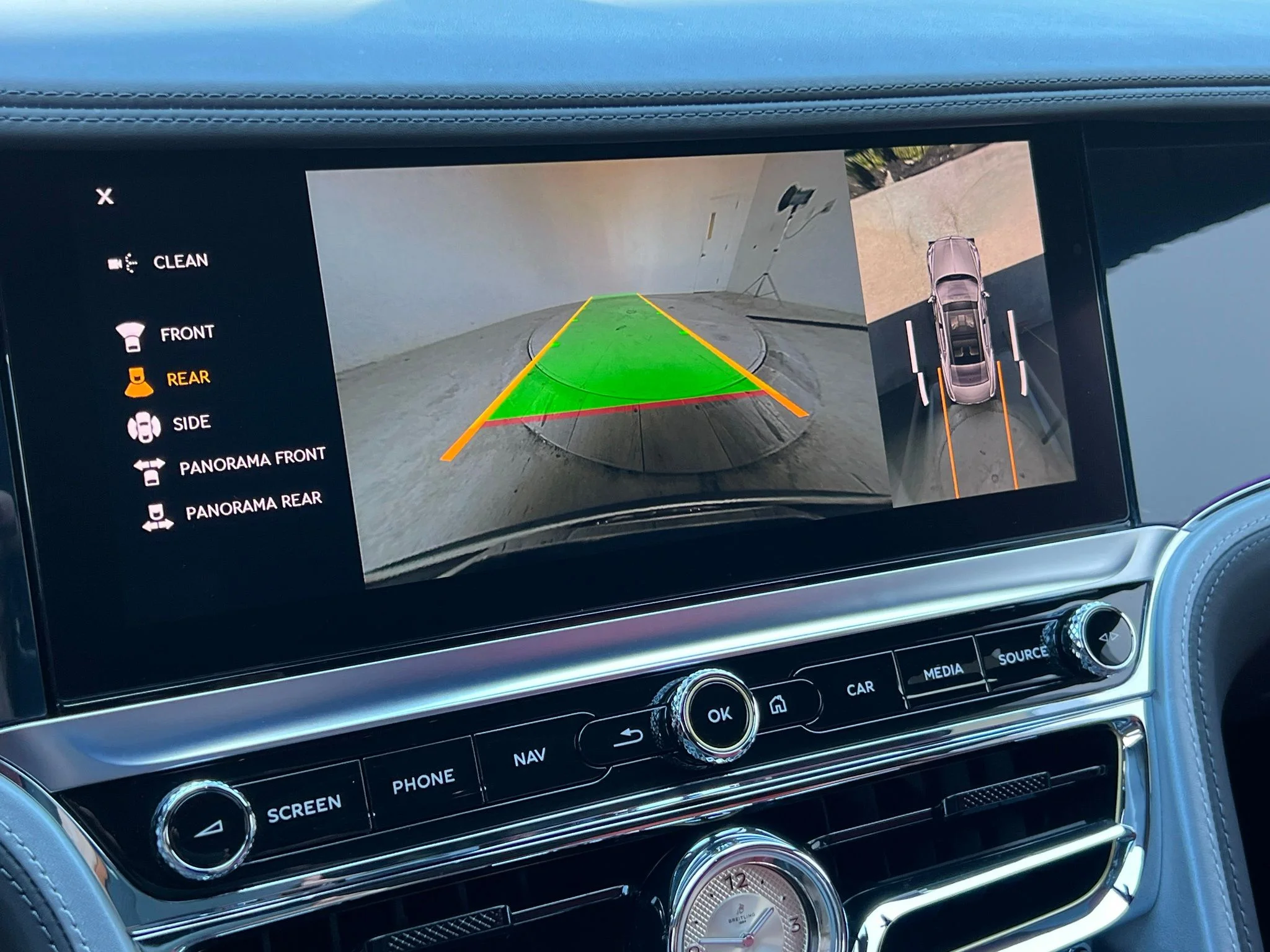 Used 2022  Bentley W12 image 28