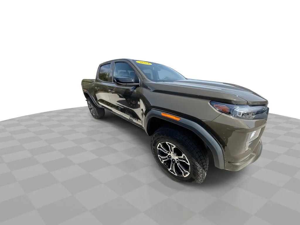 2024 GMC Canyon 4WD AT4 Crew Cab Short Box's photo