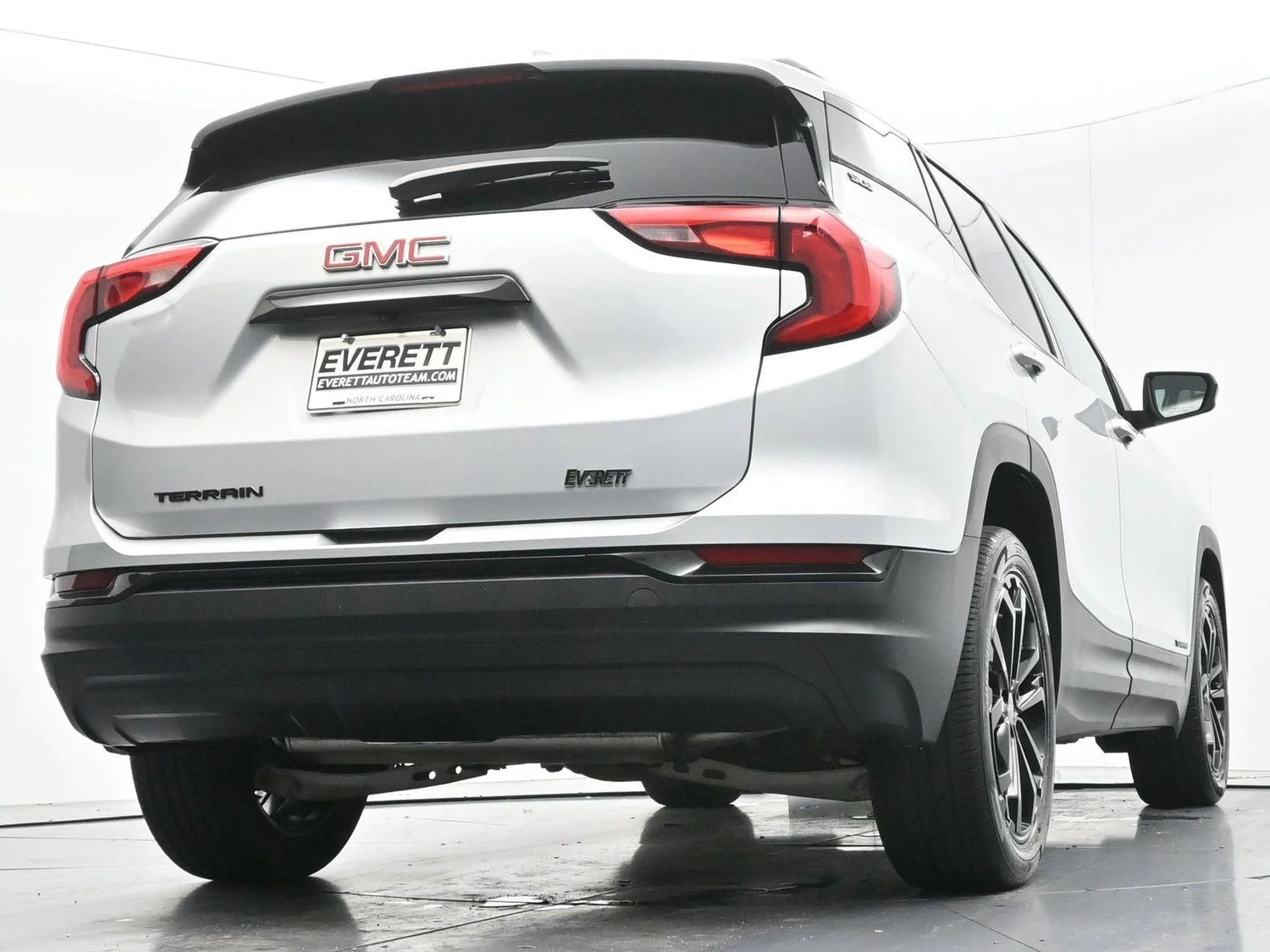 Used 2021 Quicksilver Metallic GMC SLE image 42
