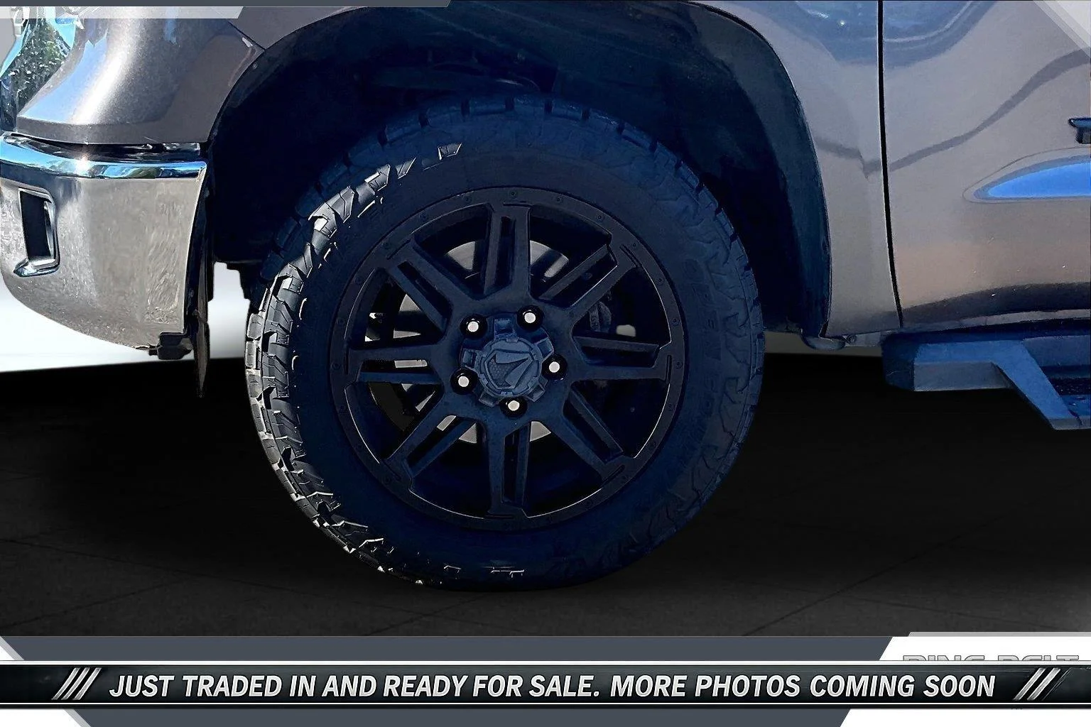 Used 2018 Magnetic Gray Metallic Toyota SR5 image 8