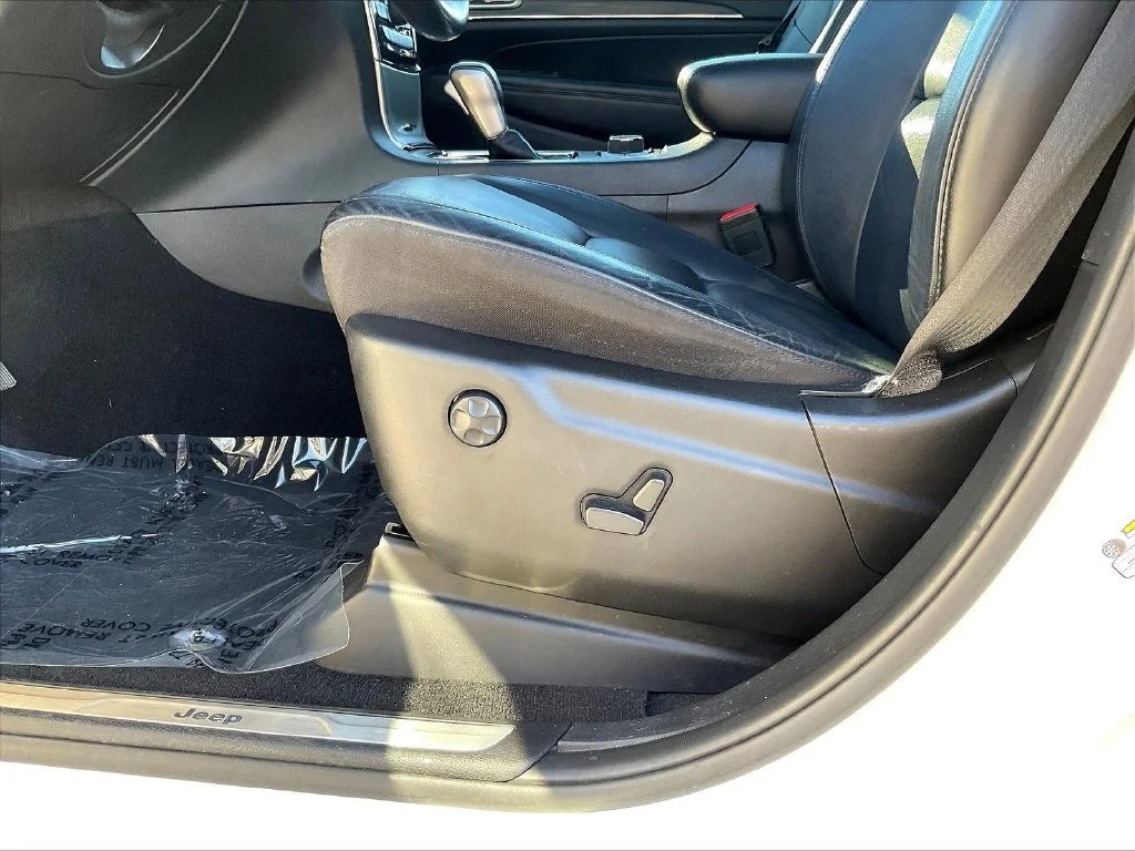 Used 2021 Bright White Clearcoat Jeep Limited image 38