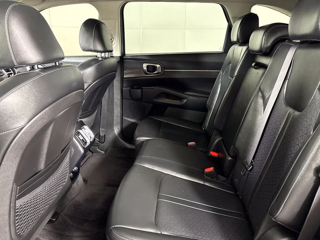 Used 2023 Silver Kia S image 38