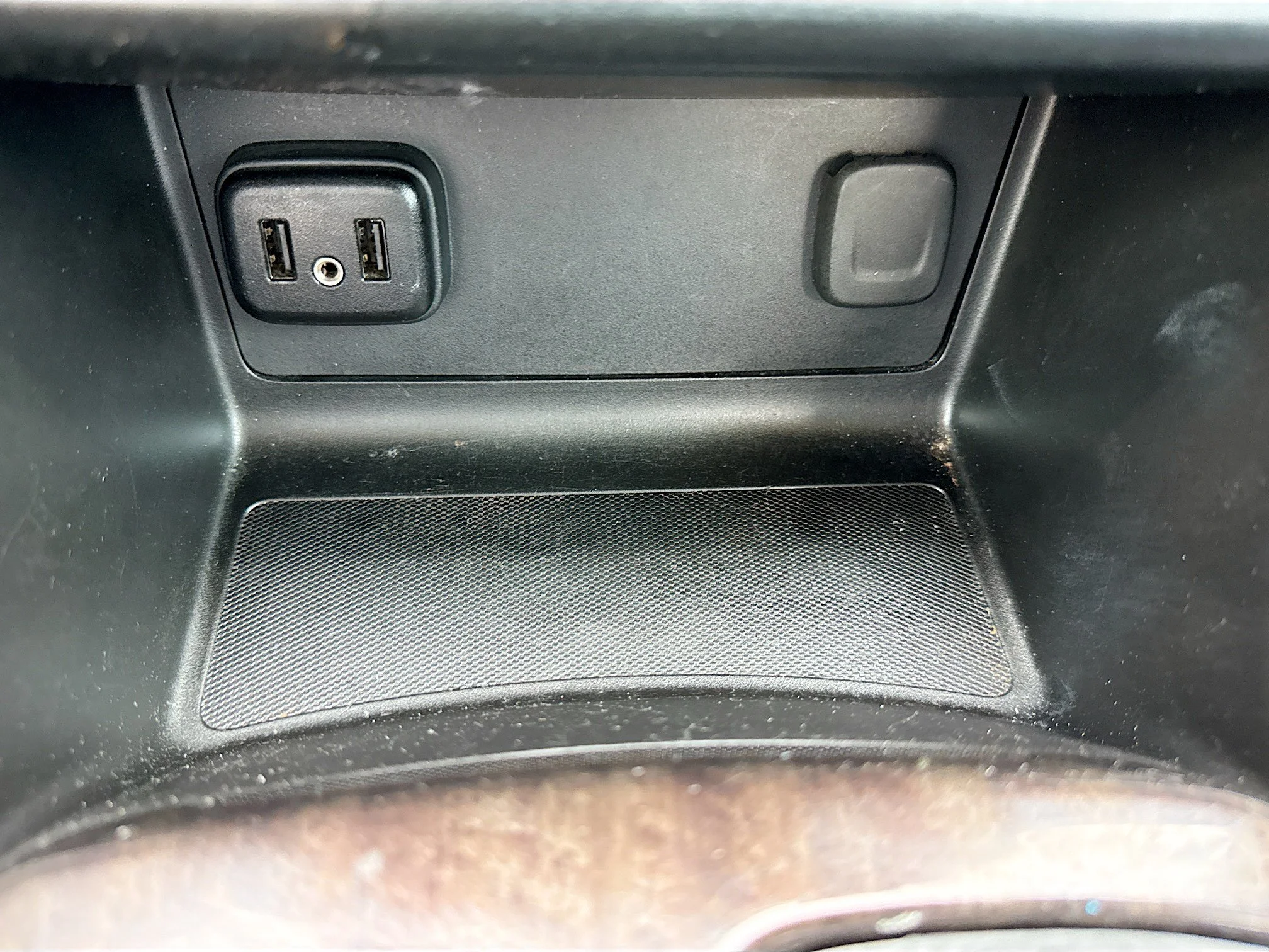 Used 2019 Satin Steel Metallic GMC 2WD SLT image 28