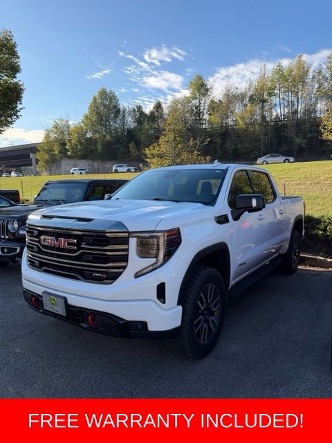 Used 2022 White GMC AT4 image 1