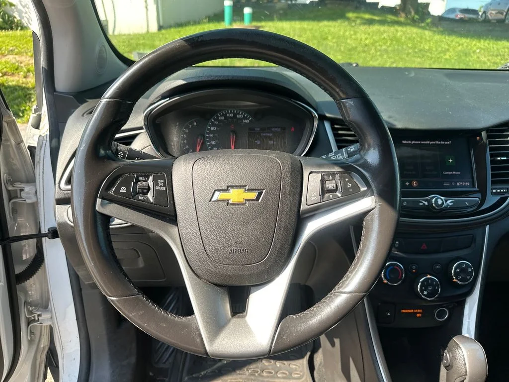 Used 2020 White Chevrolet LT image 13