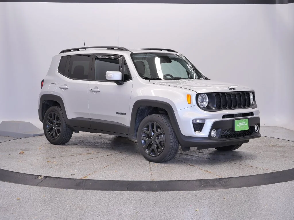 Certified Used 2019 Silver Jeep Latitude image 10