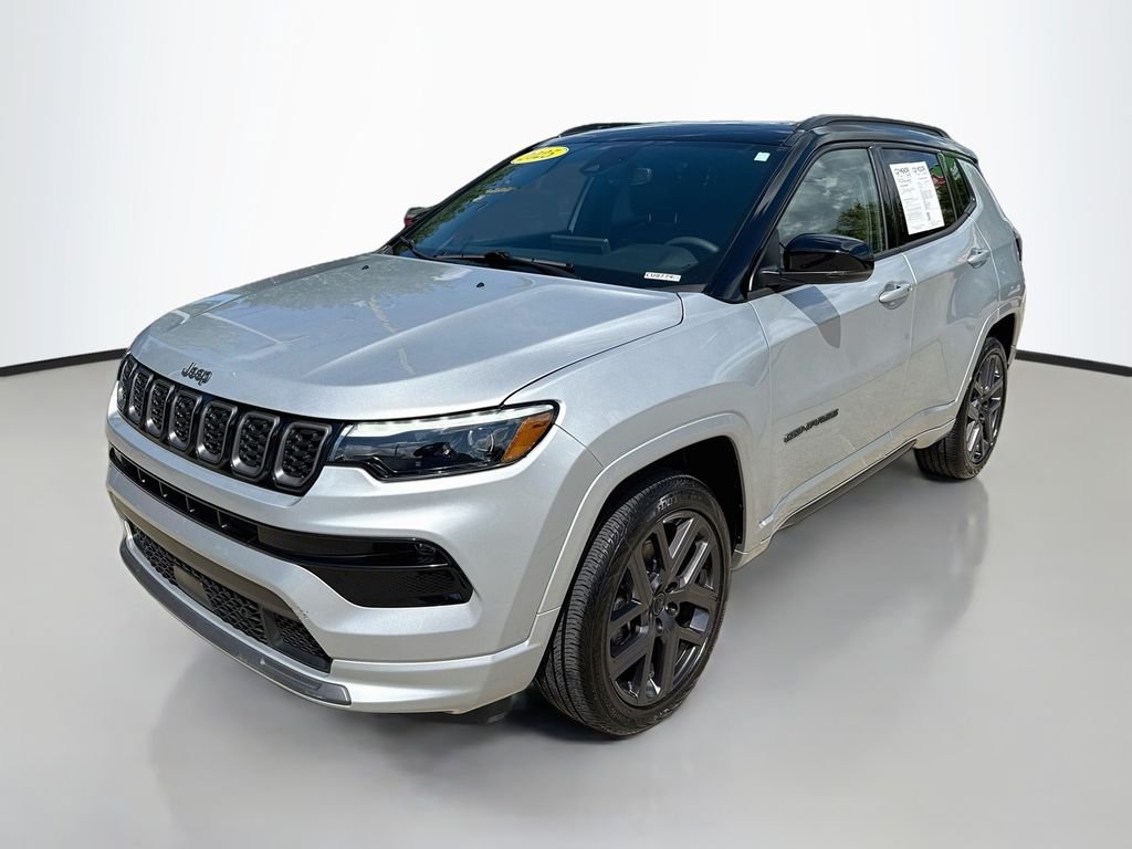 Certified Used 2025 Silver Zynith Metallic Clearcoat Jeep Limited image 4
