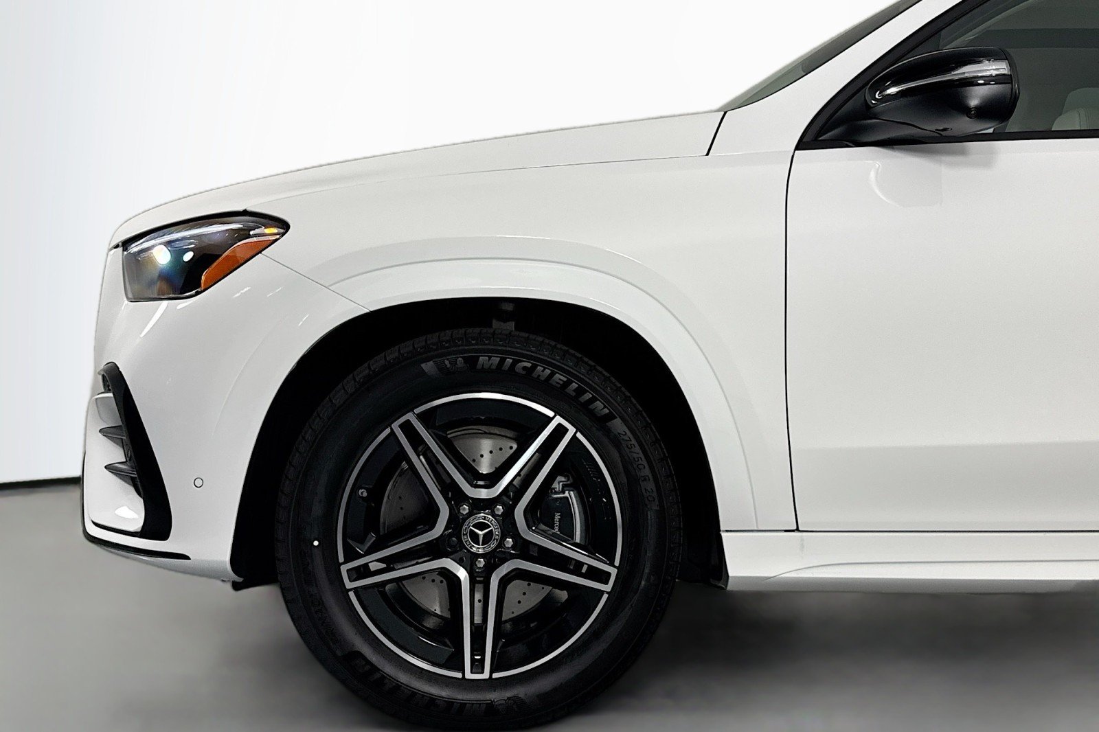New 2026 Polar White Mercedes-Benz GLE 450 4MATIC® SUV image 9