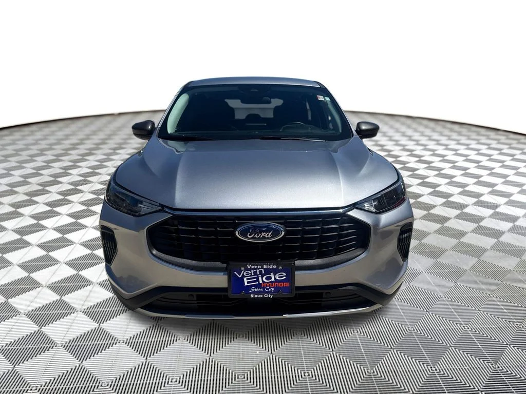 Used 2024 Silver Ford Active image 9